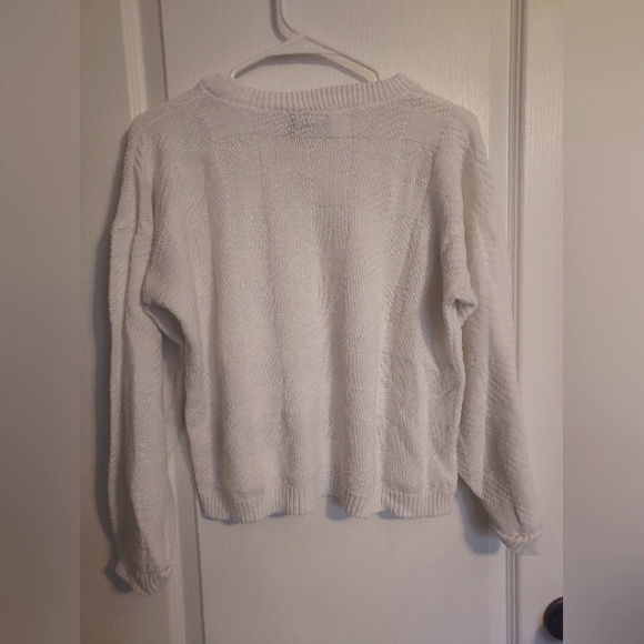White checkered sweater - Picture 2 of 3